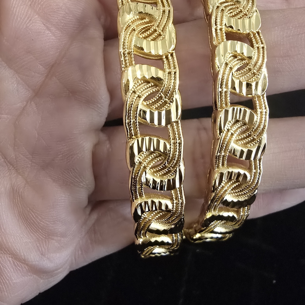 Elegant Gold Women's Bracelet
